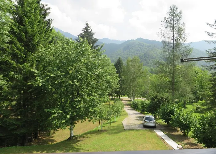 Family Friendly House With A Parking Space Kuzelj, Gorski Kotar - 20980 Feriehus *